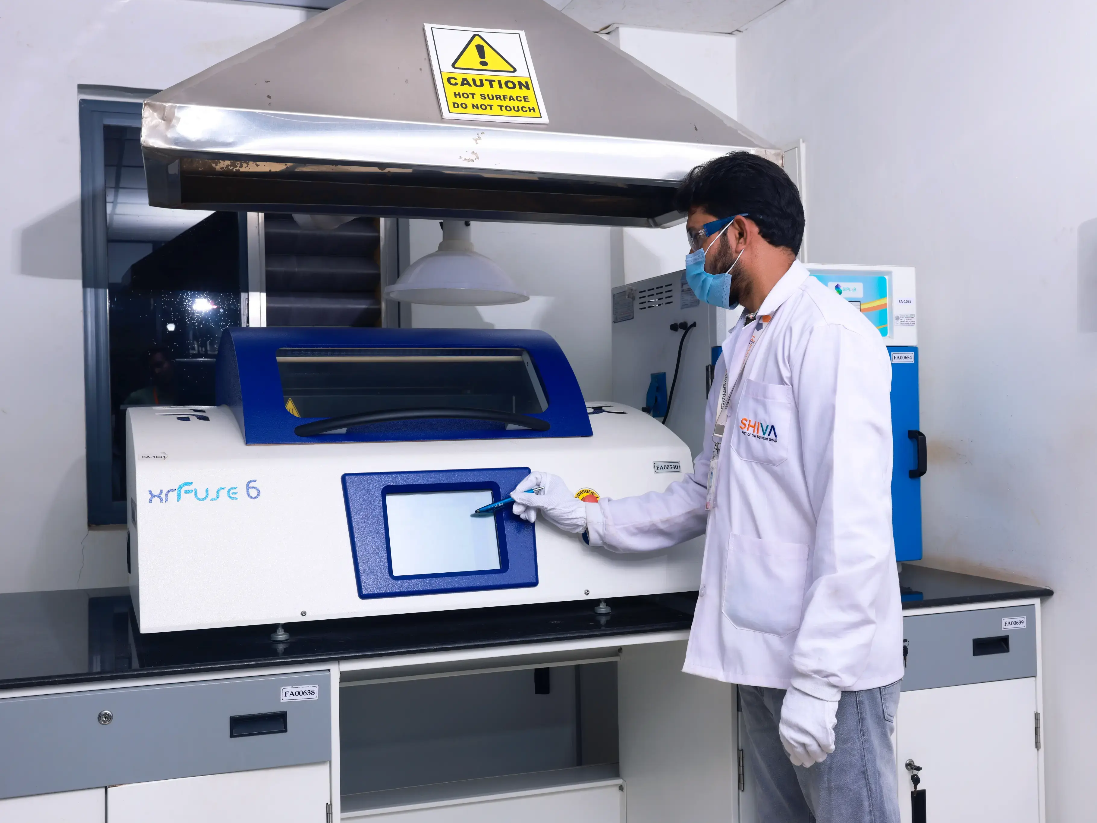 XRF SCIENTIFIC FUSION BEAD MACHINE 