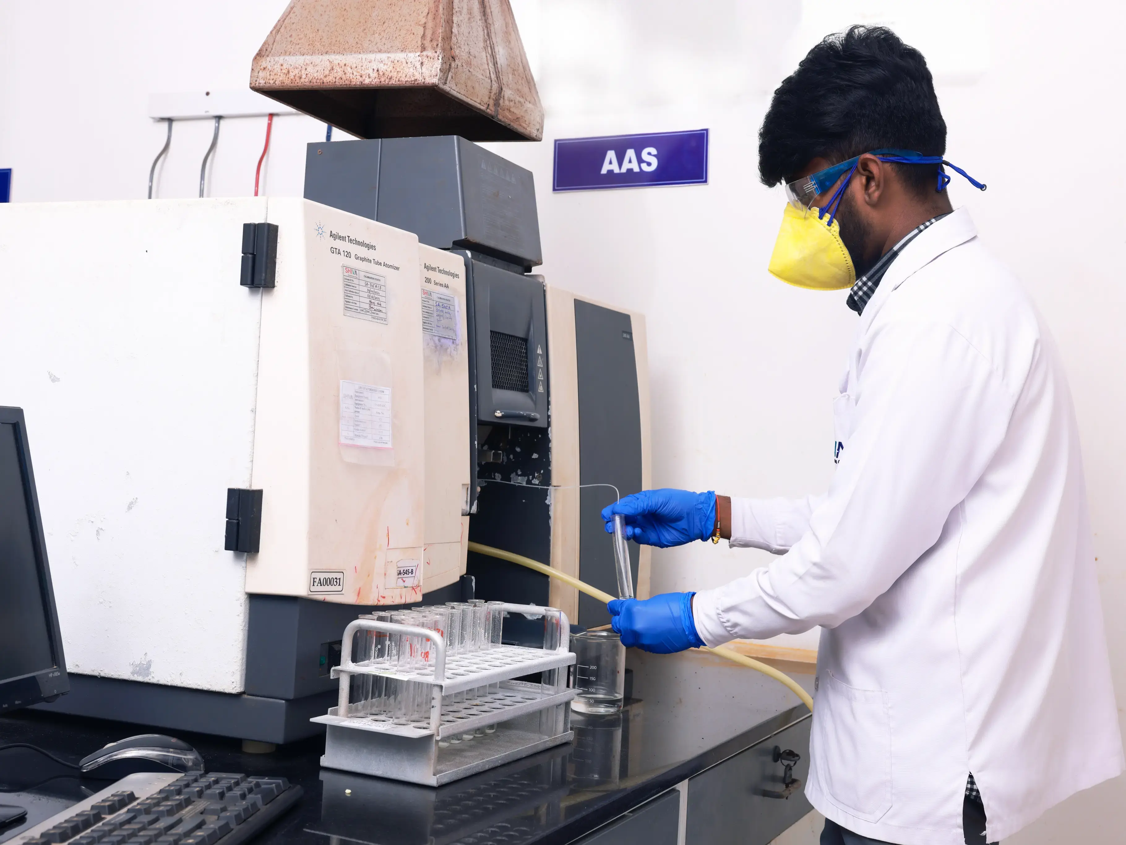 AGILENT 240 AAS